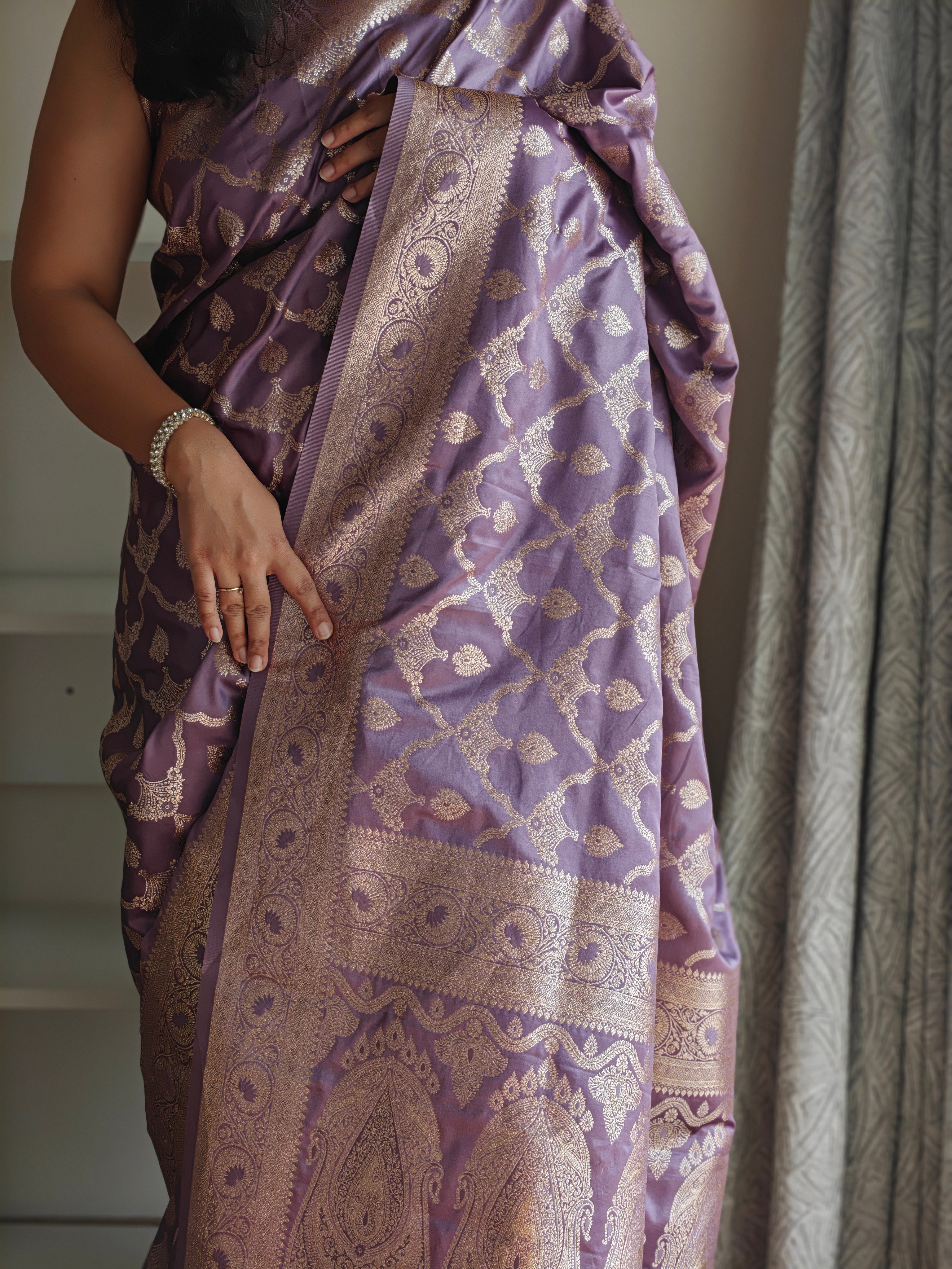 Pastel Lavender Banarasi Silk saree with All-Over Jaal Work & Lotus Motif Border