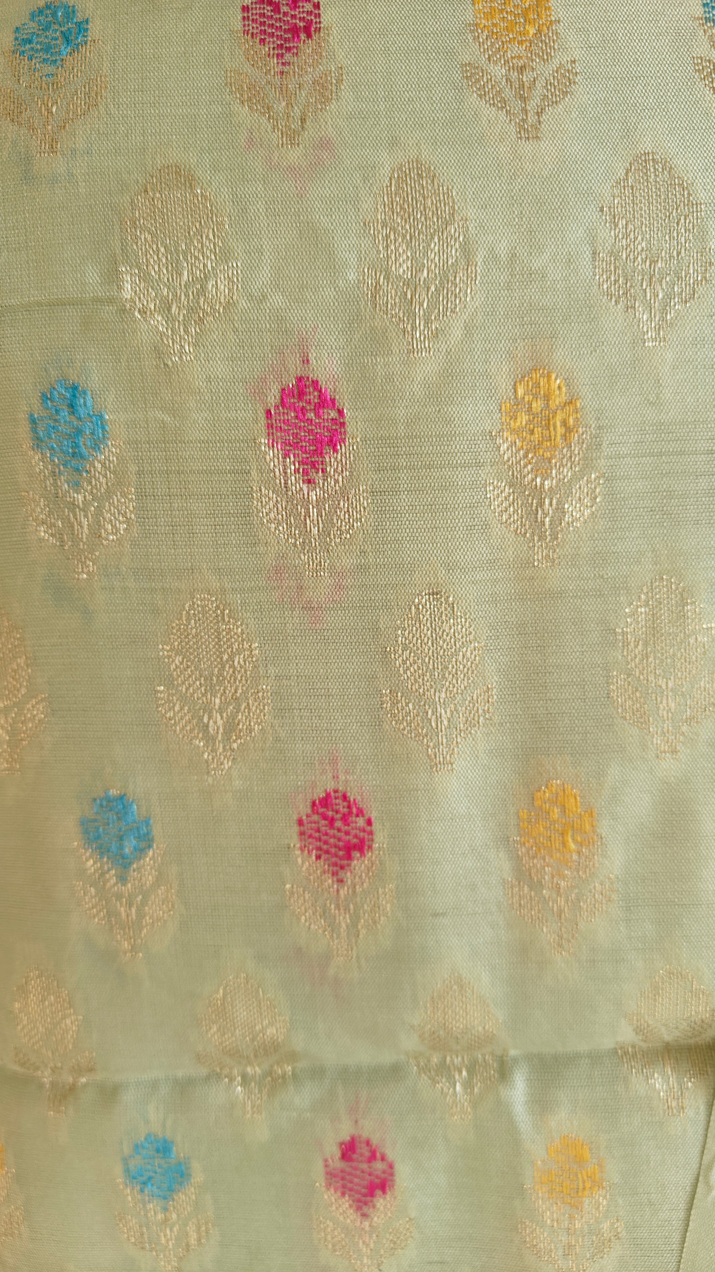Mulmul cotton Pista Small booti suit