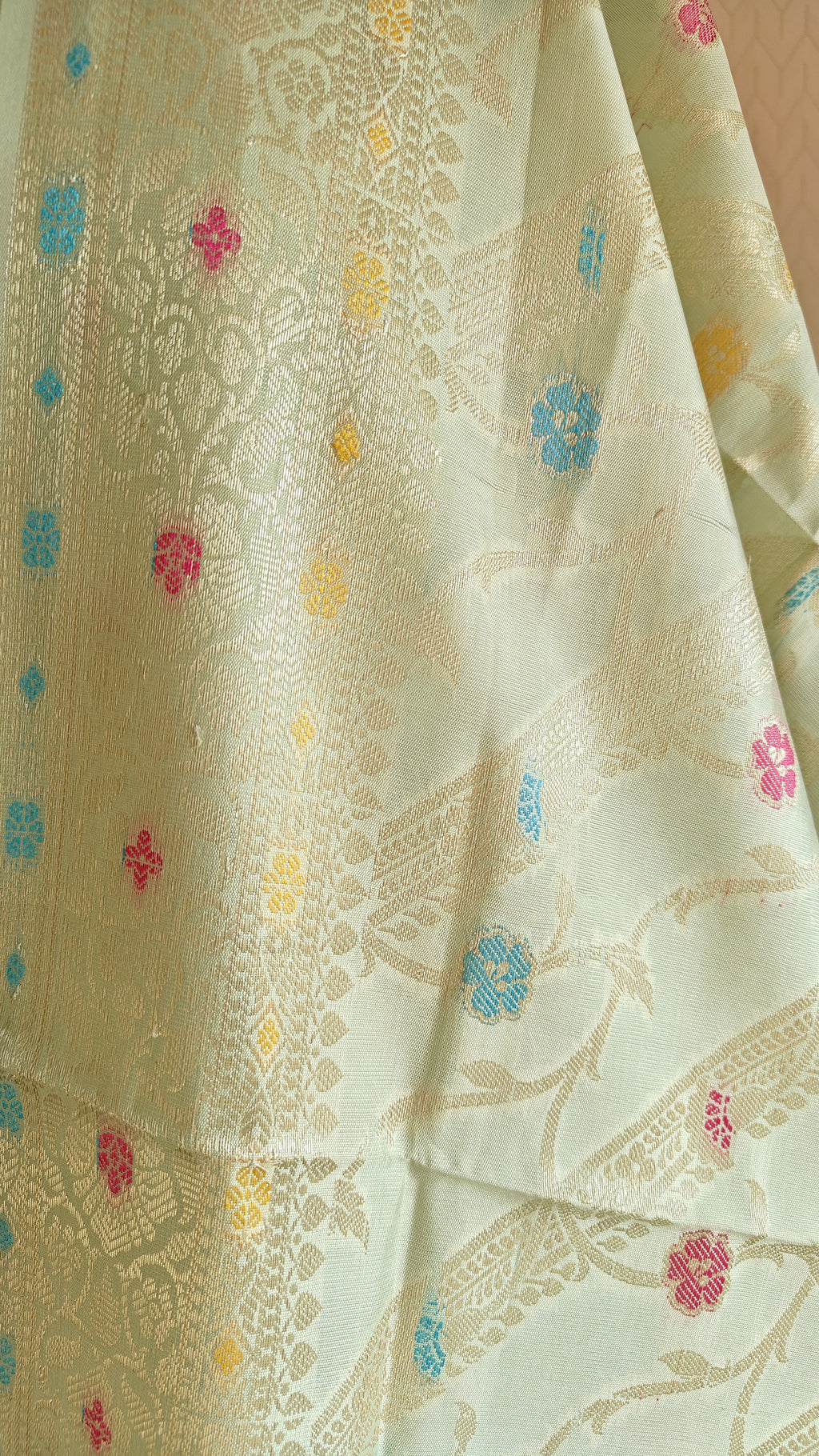Mulmul cotton Pista Small booti suit