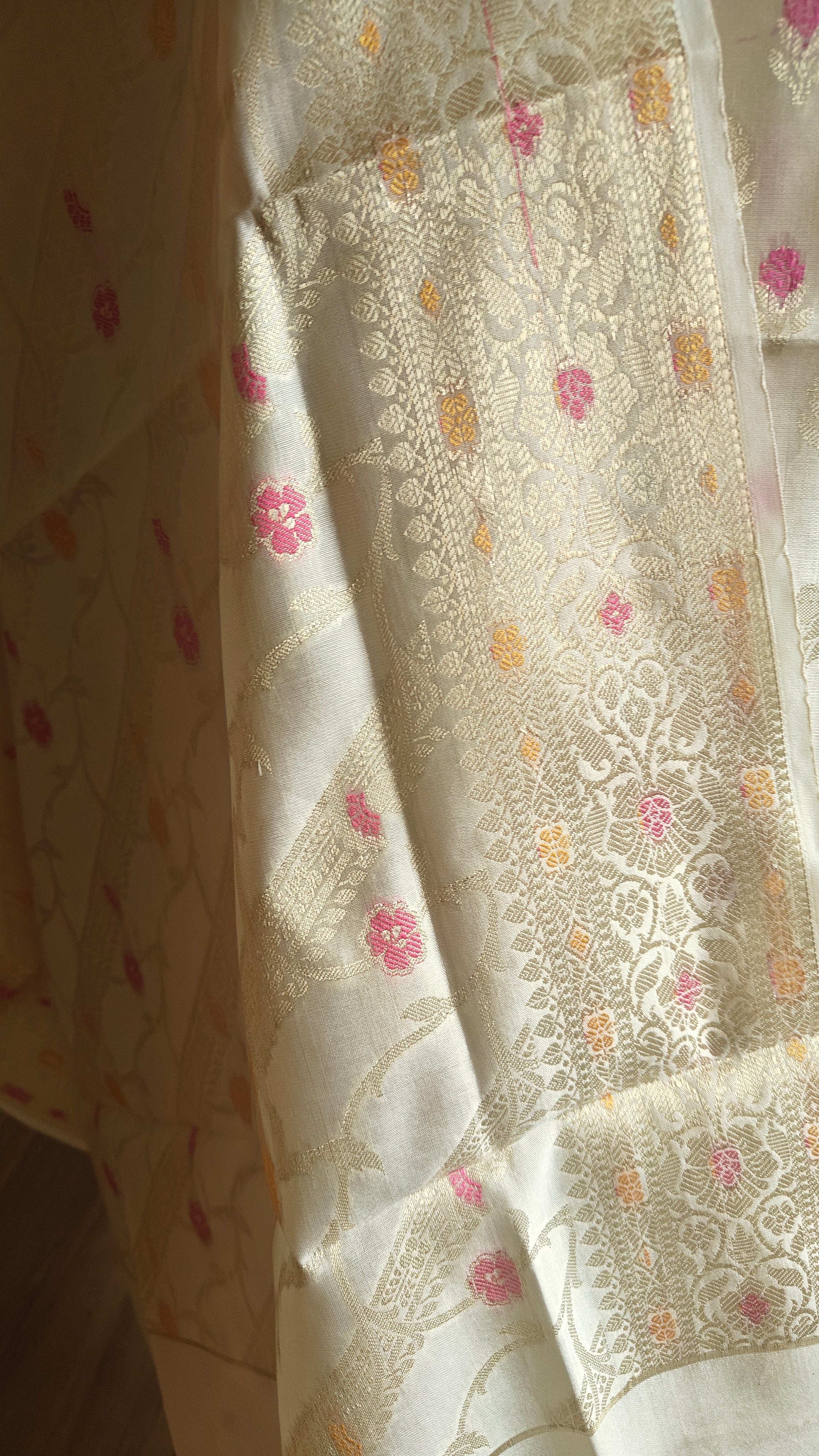 Mulmul cotton White Small booti suit