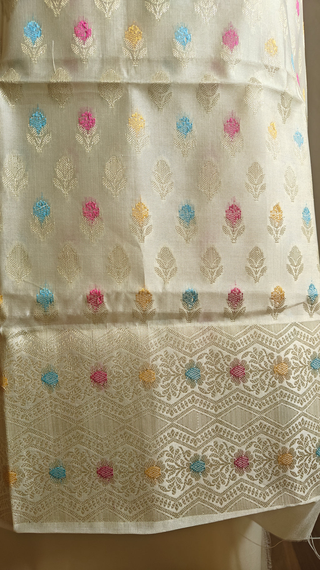 Mulmul cotton White Small booti suit