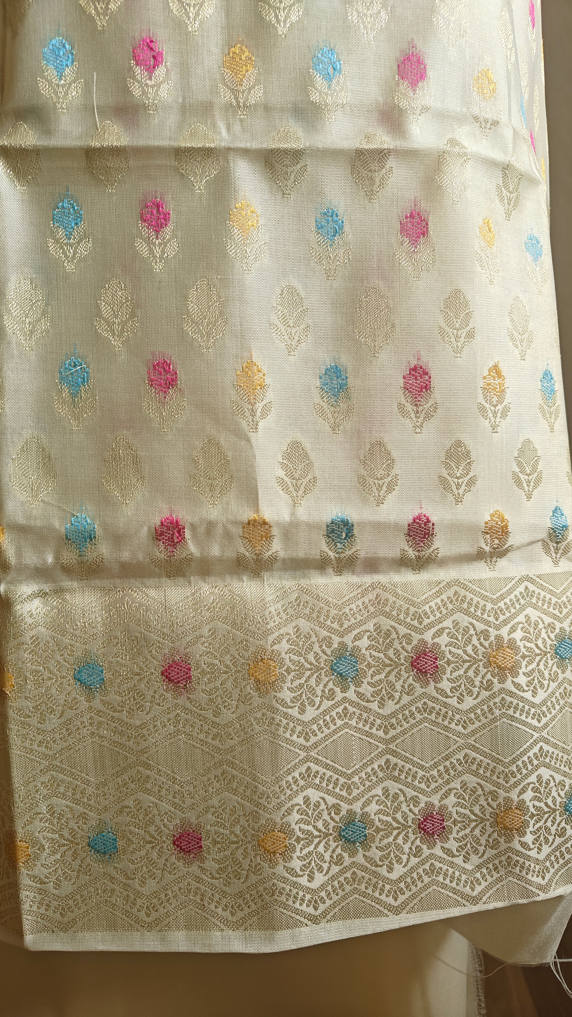 Mulmul cotton White Small booti suit