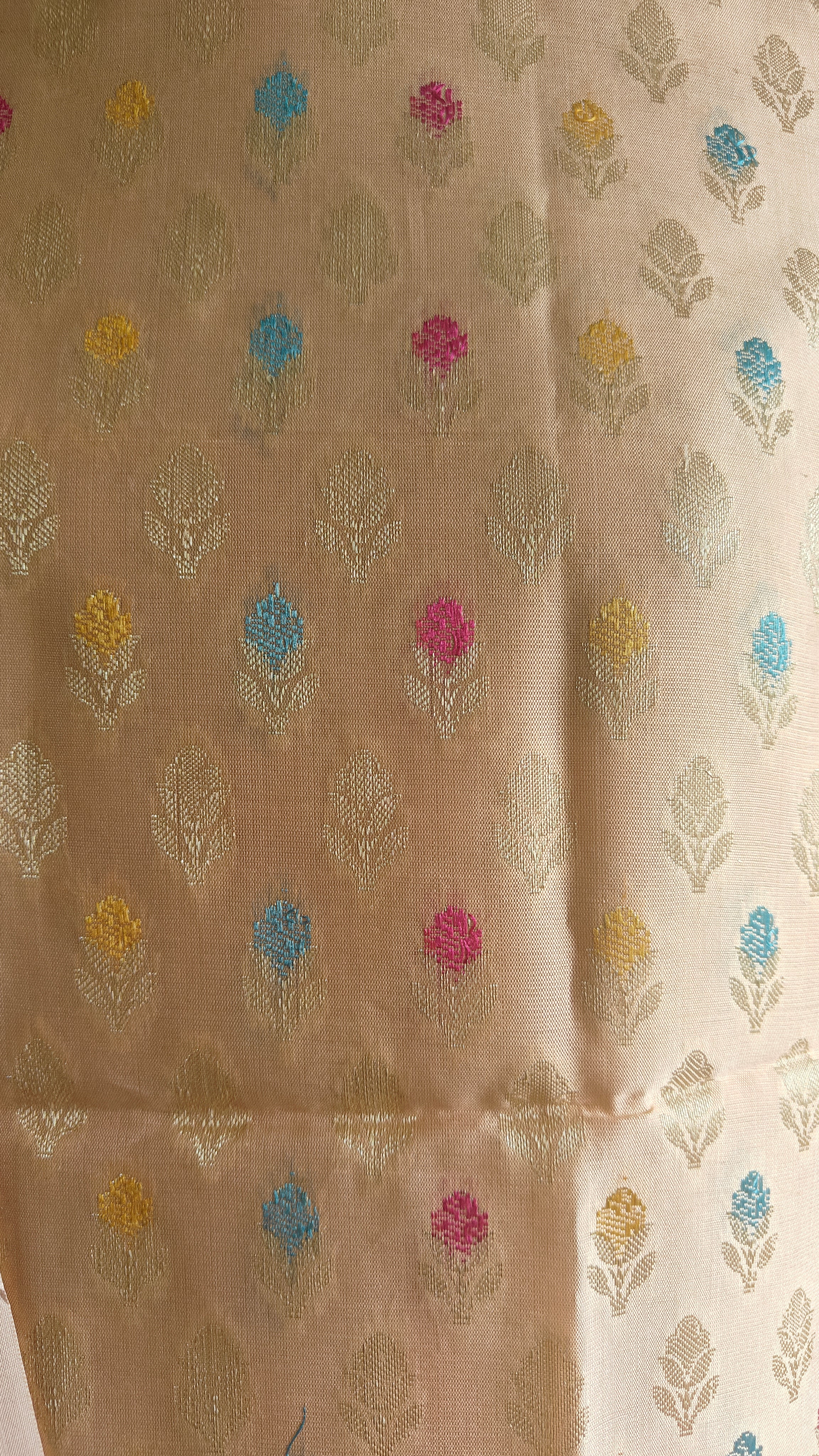 Mulmul Cotton Peach Booti suit