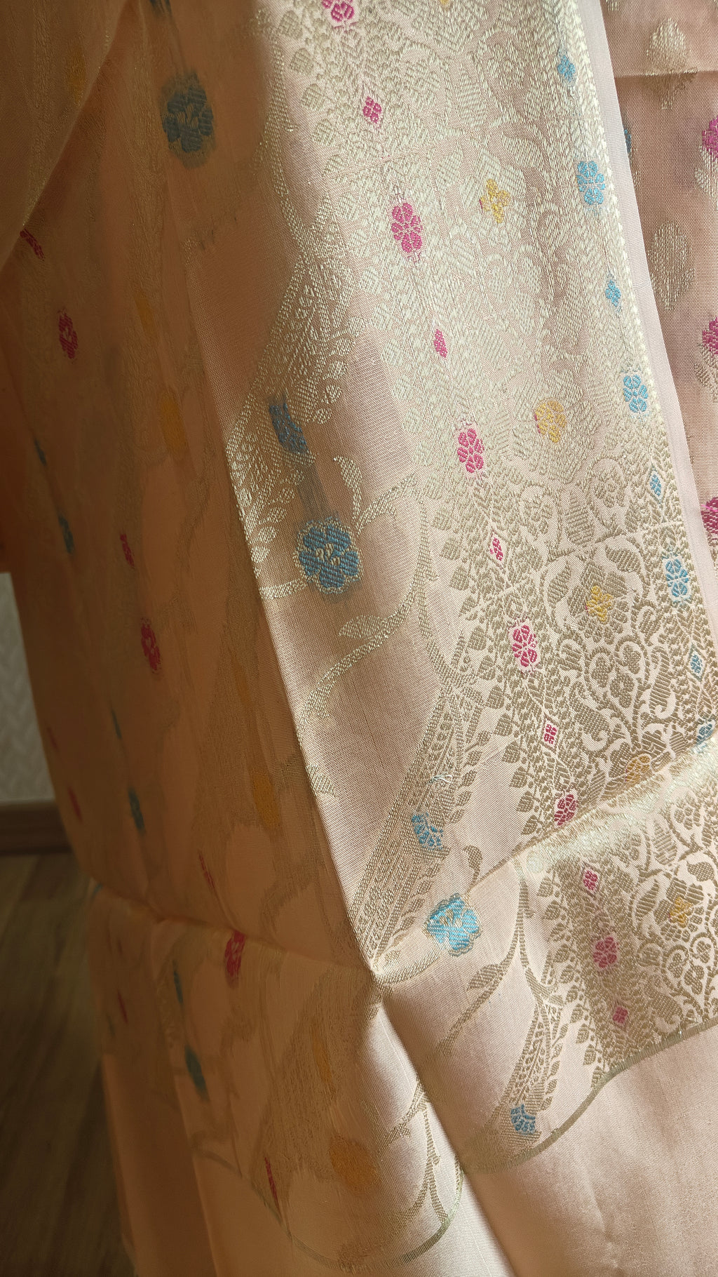 Mulmul Cotton Peach Booti suit