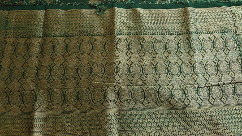 Dark Green Georgette Saree with Floral Jaal Work