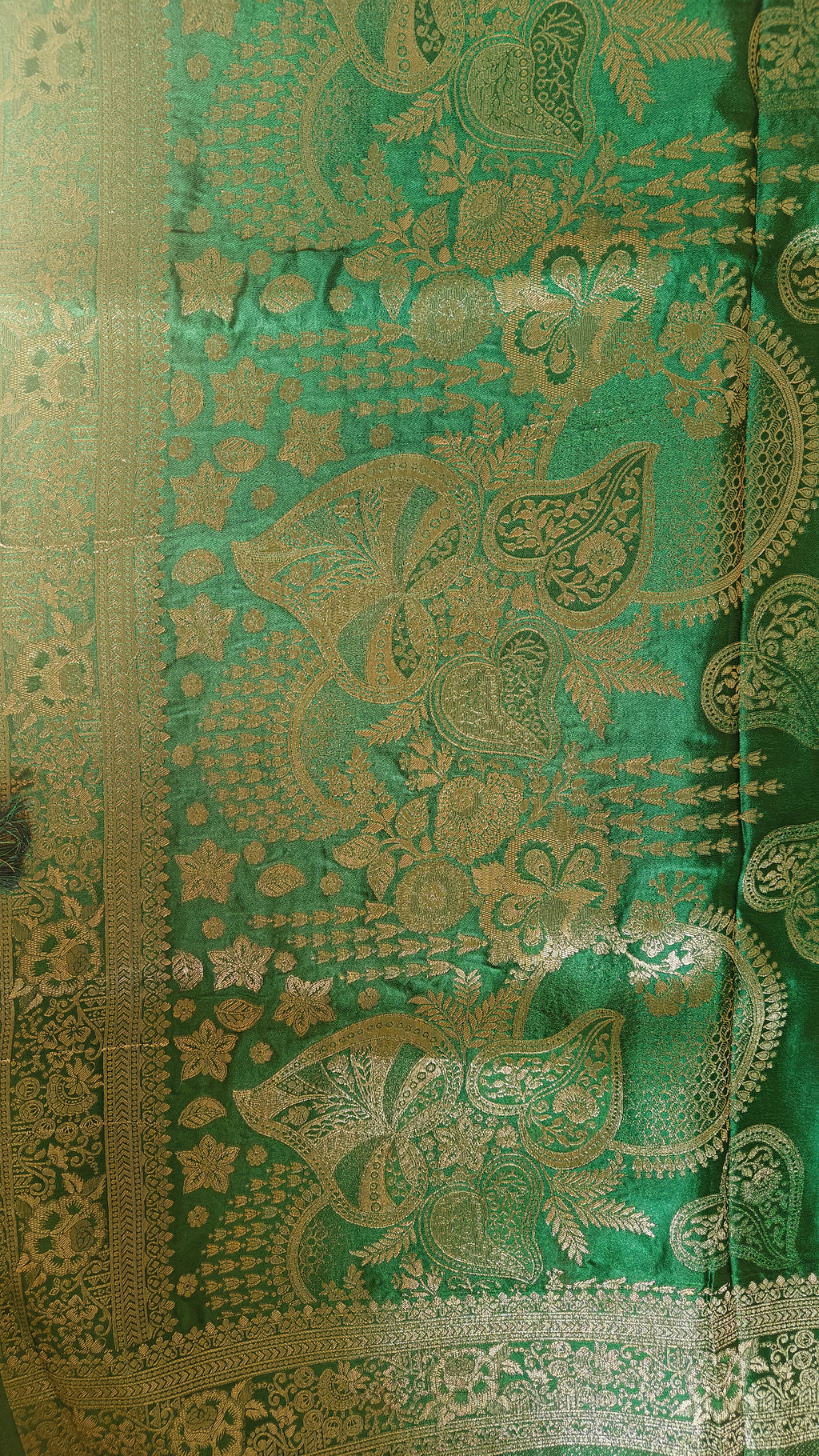 Dark Green Banarasi Silk Saree with Booti Work