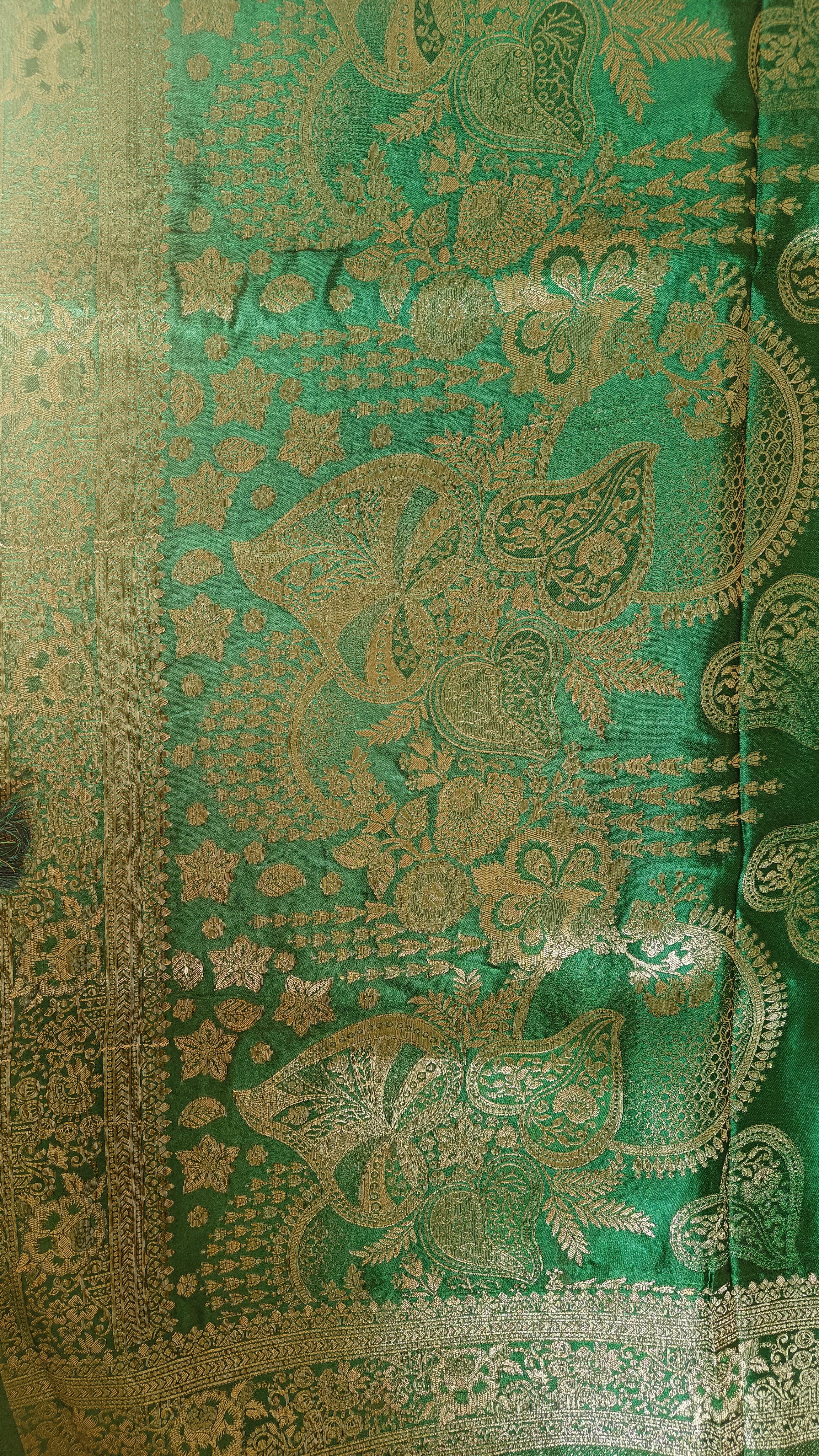 Dark Green Banarasi Silk Saree with Booti Work