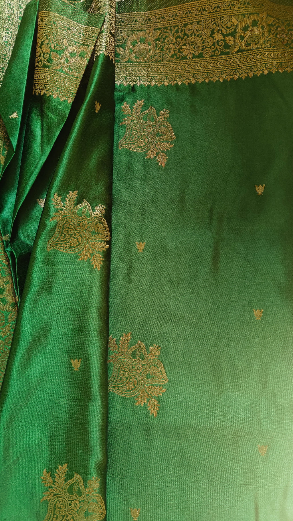 Dark Green Banarasi Silk Saree with Booti Work