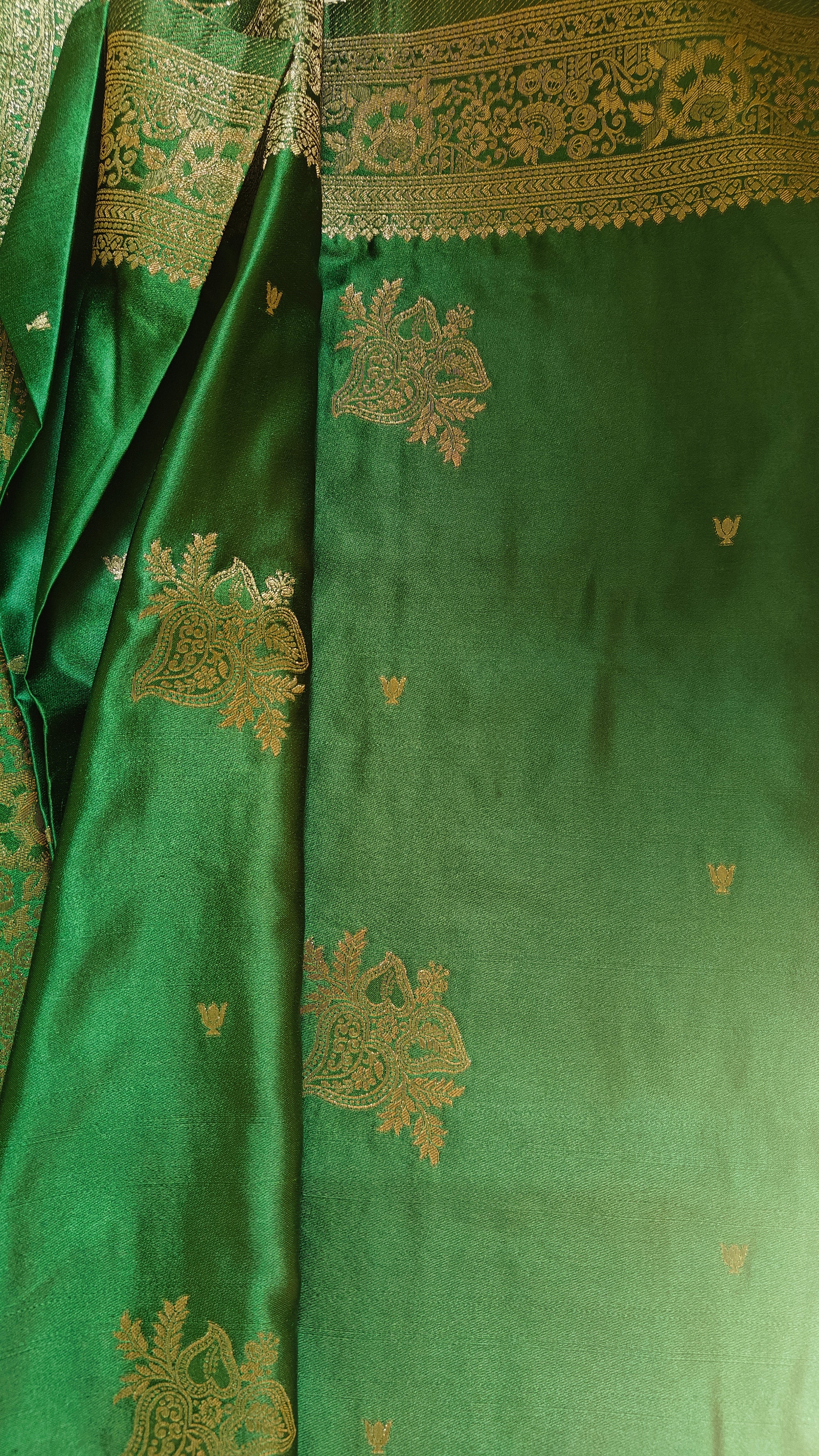 Dark Green Banarasi Silk Saree with Booti Work