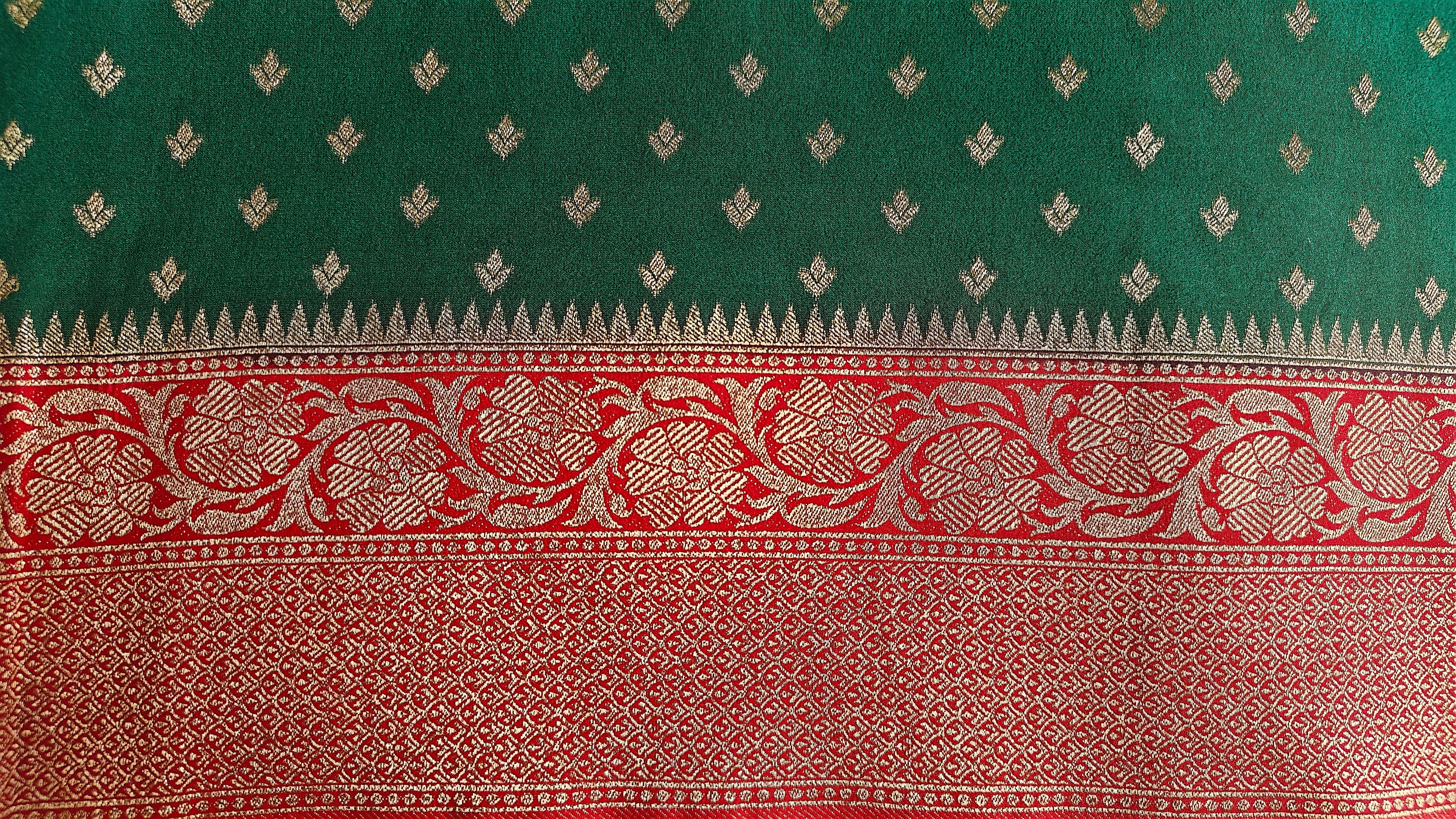 Green & Red Georgette Saree with Booti Work – Classic Banarasi Design