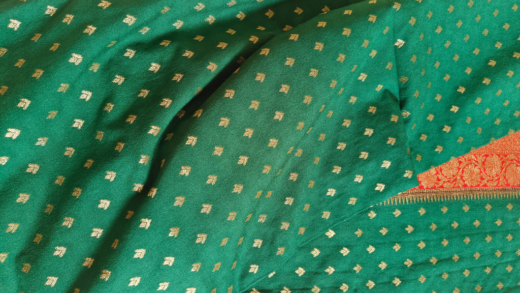Green & Red Georgette Saree with Booti Work – Classic Banarasi Design