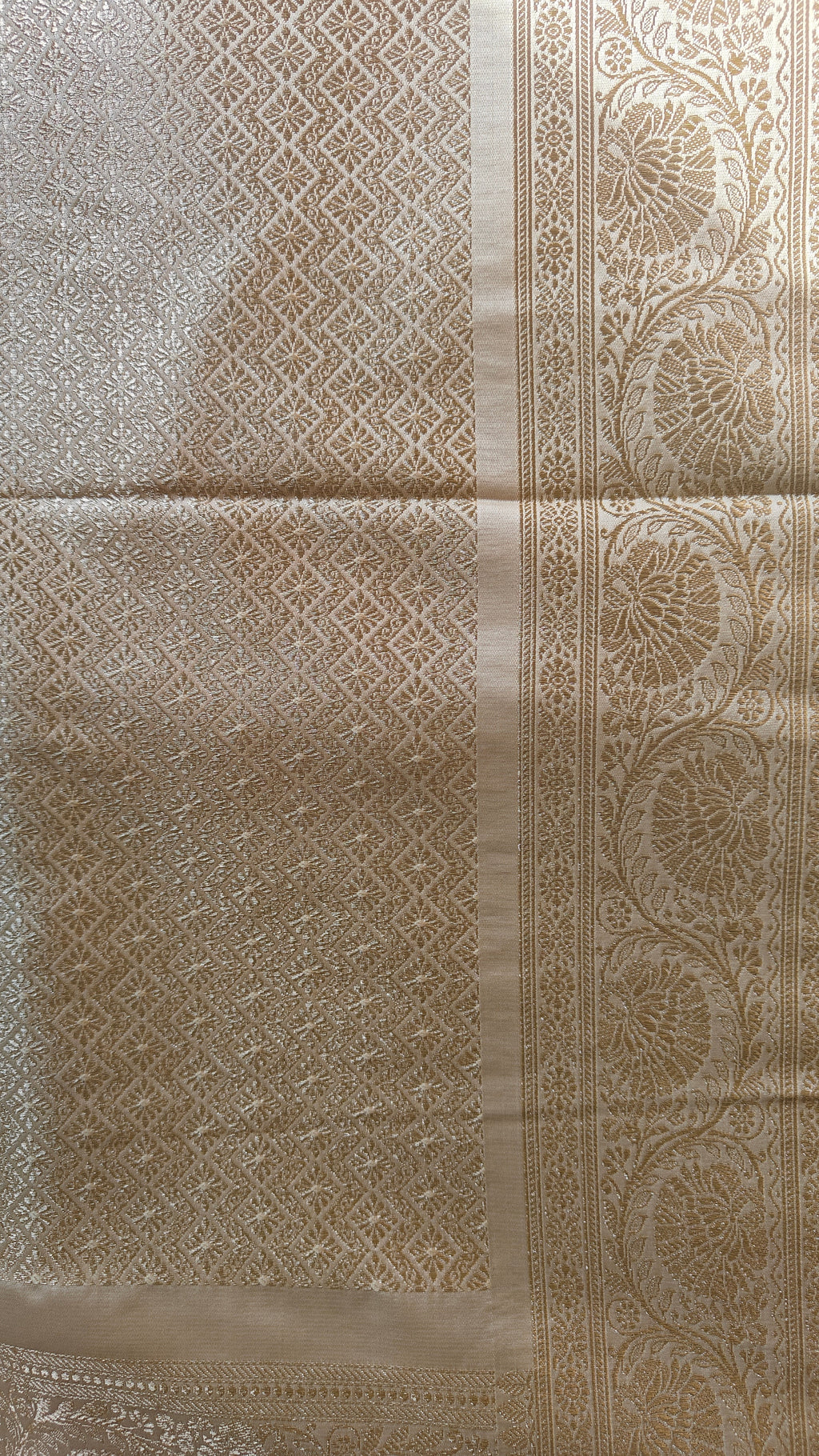 Golden Tanchoi saree