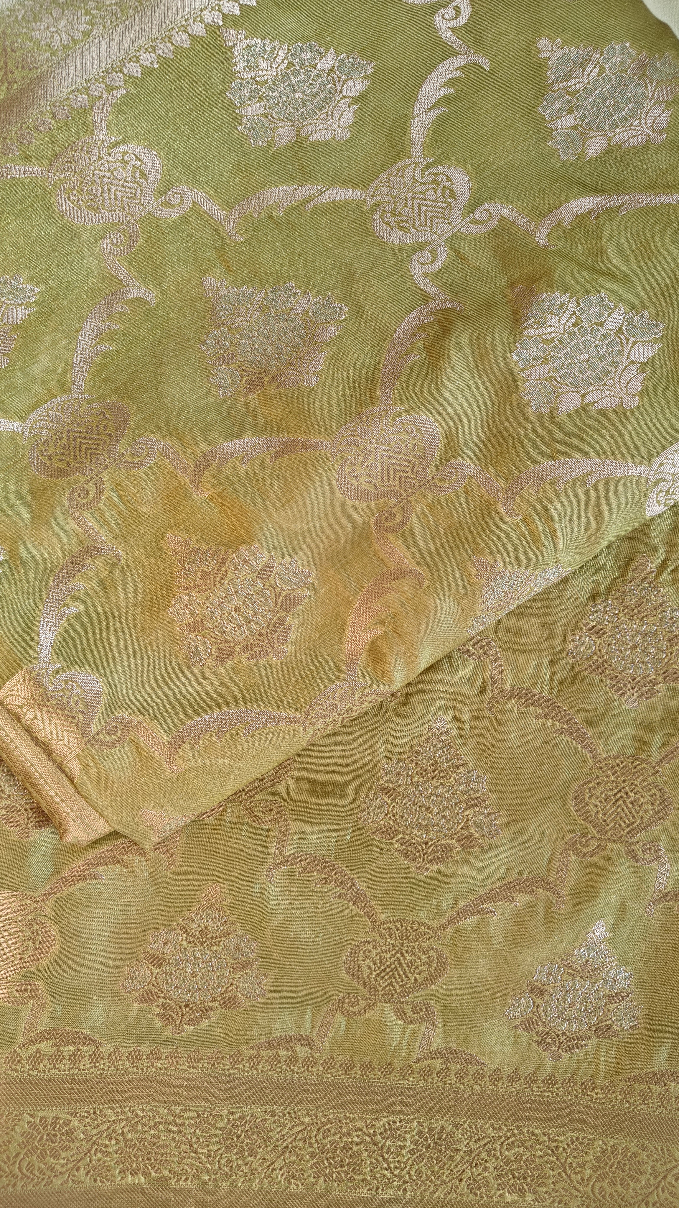Parrot yellow Banarasi Silk saree with All-Over Jaal Zari