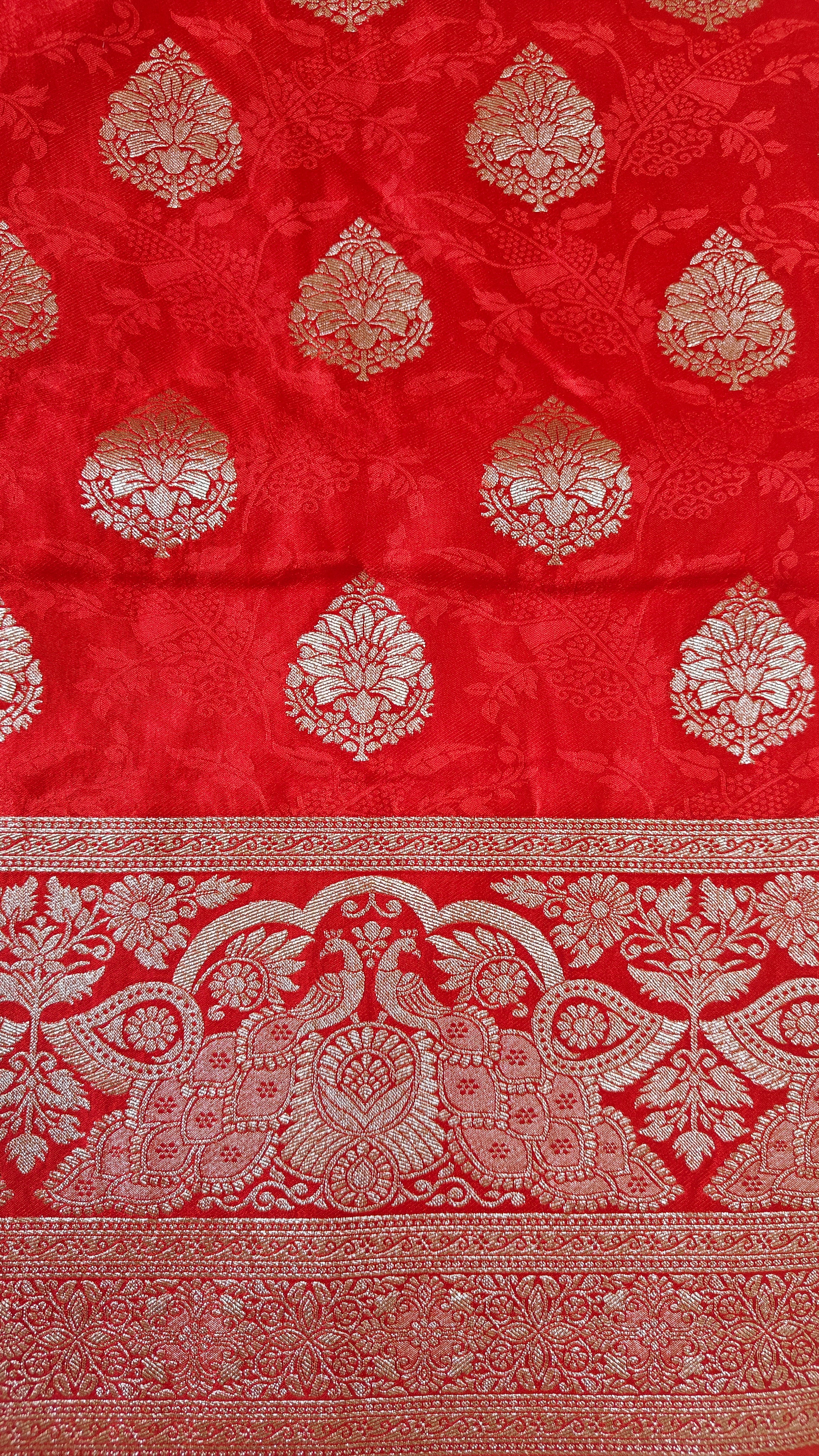 Red Tanchoi Saree with Big Booti Zari Work & Rich Pallu