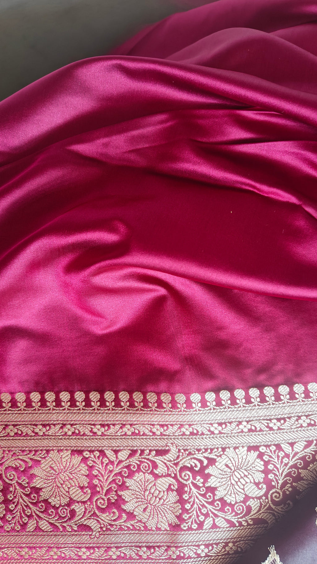 Magenta Pink Silk Saree with Delicate Booti Work