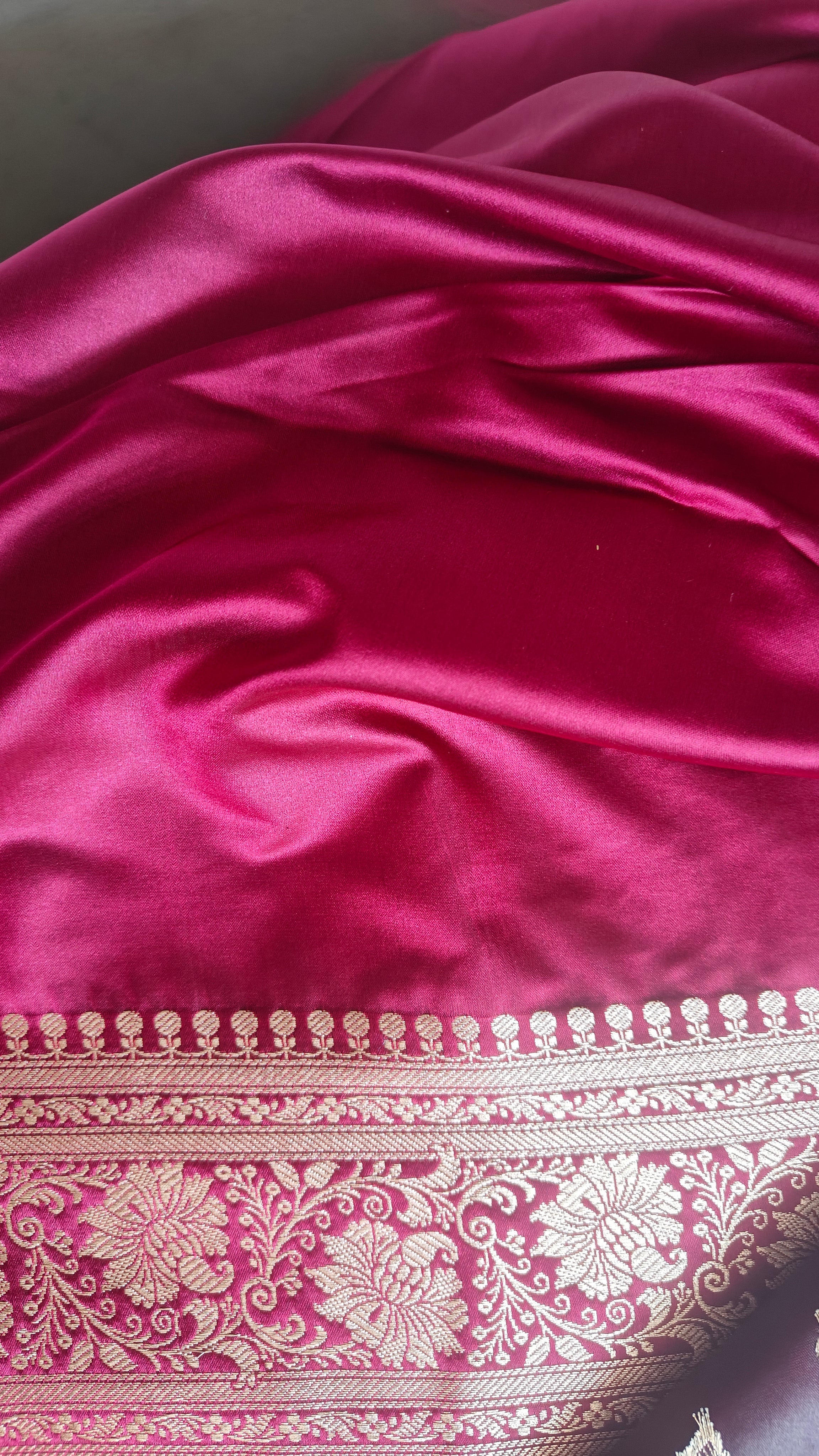 Magenta Pink Silk Saree with Delicate Booti Work
