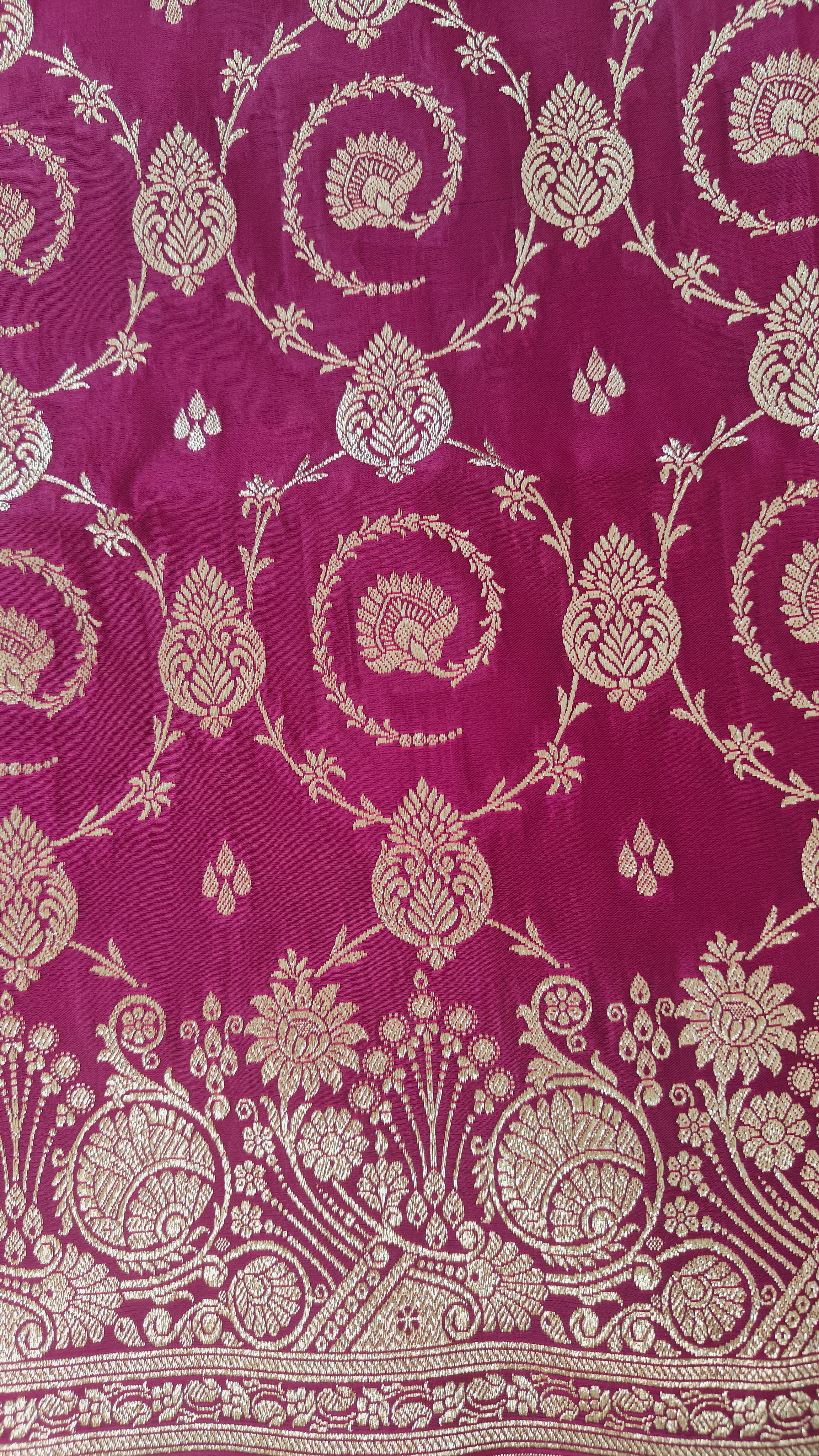 Rani pink Silk Saree with Delicate Booti Work