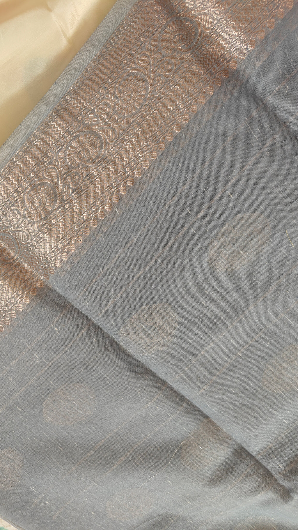 Grey Linen Booti Zari Saree