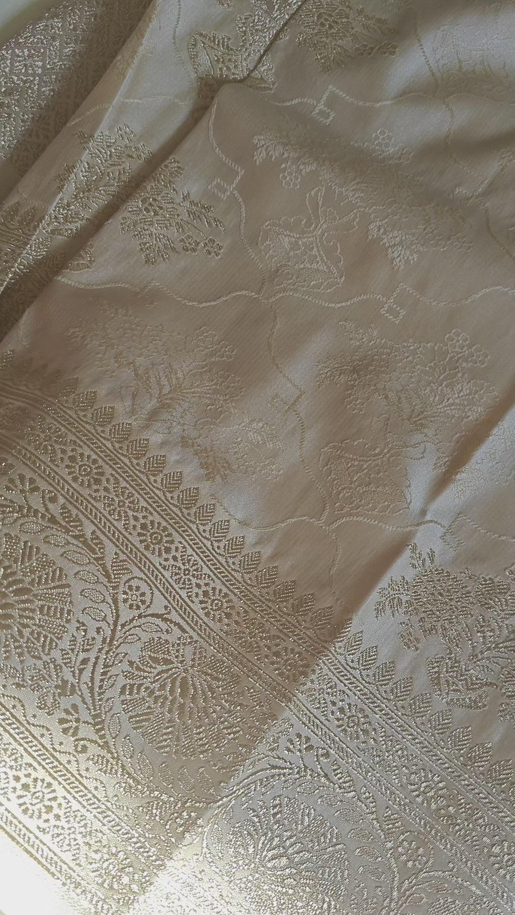 Golden Tanchoi saree
