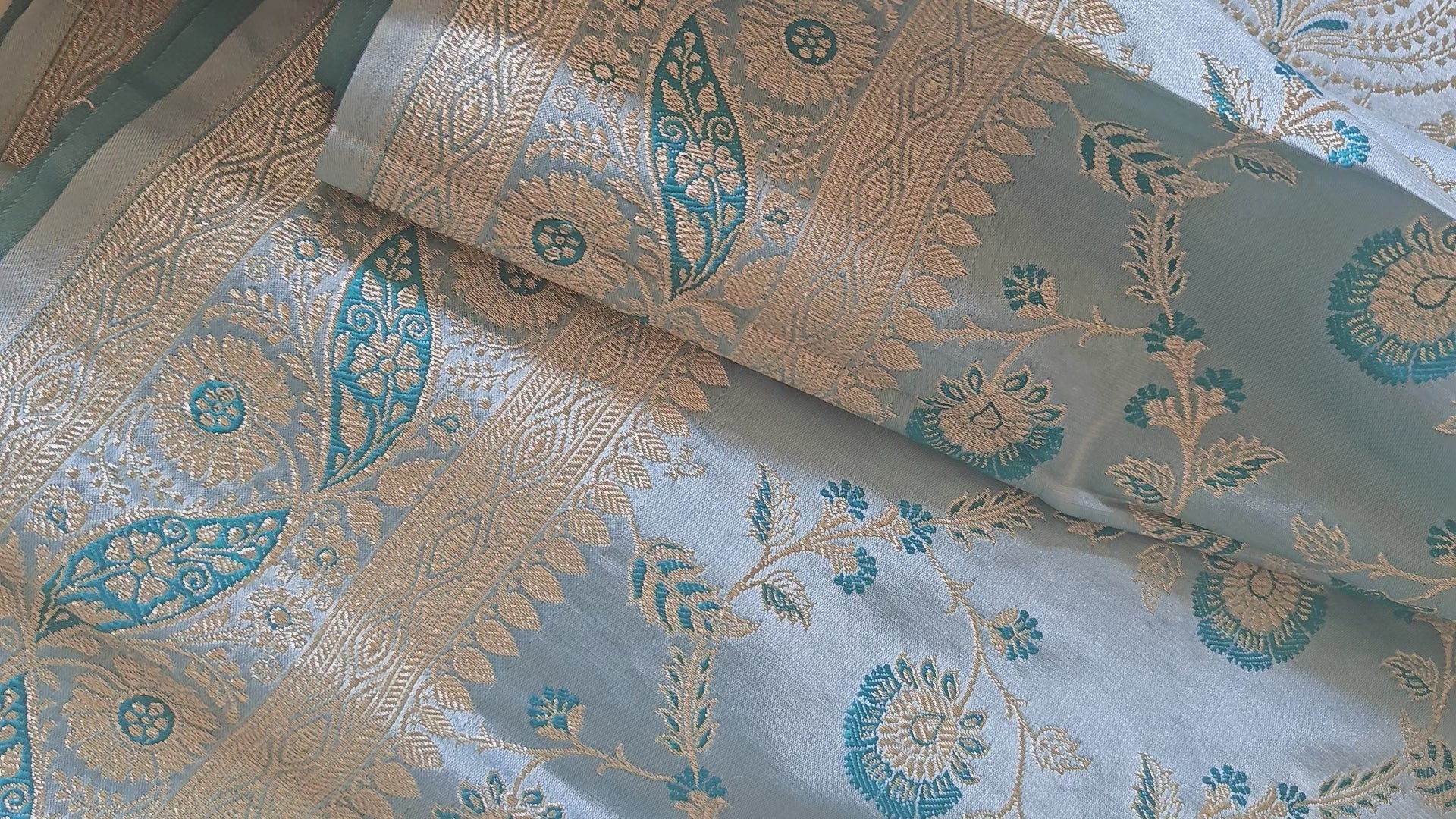 Light Ferozi silk Saree with Dark Ferozi Floral Jaal