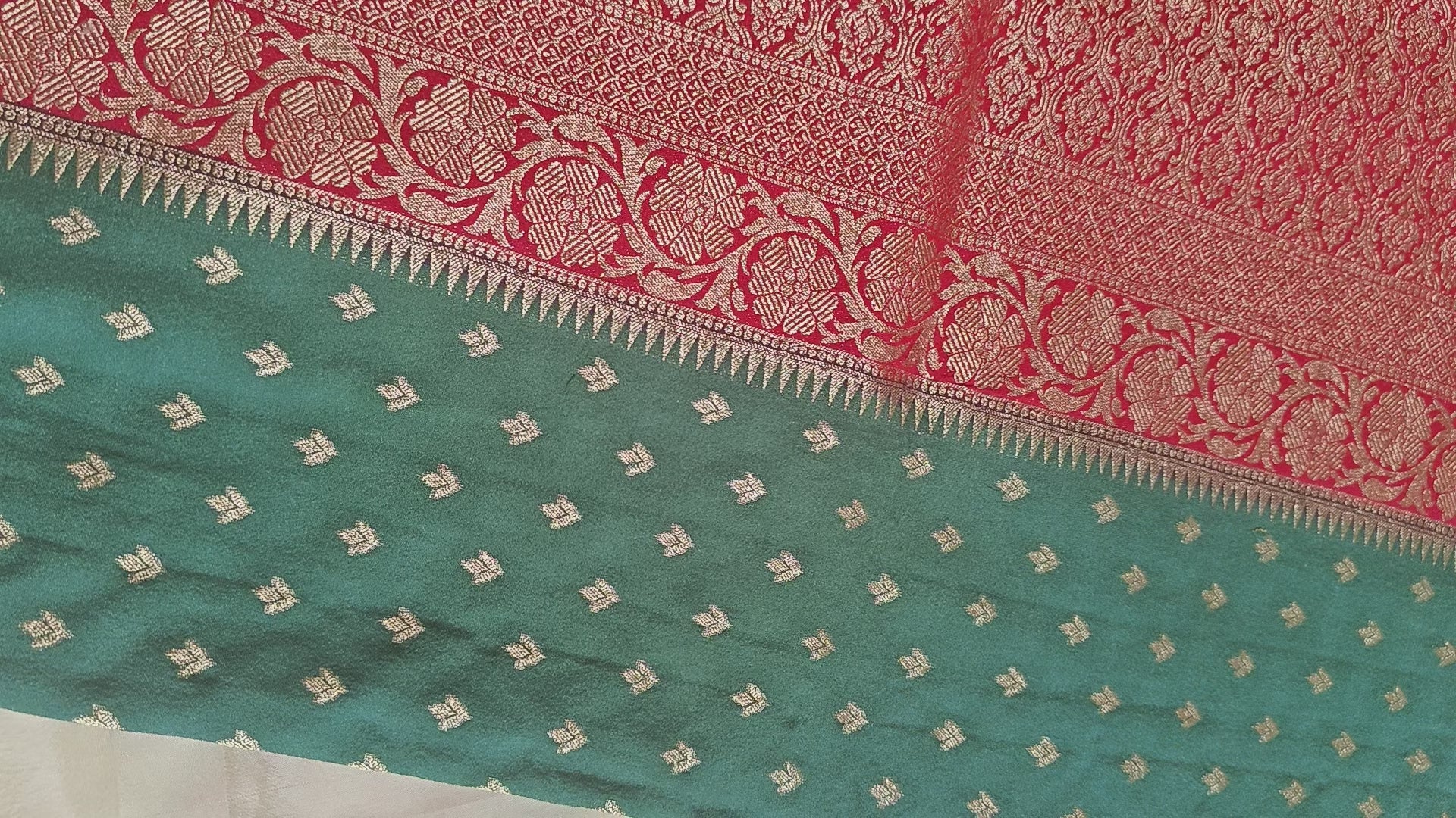 Green & Red Georgette Saree with Booti Work – Classic Banarasi Design
