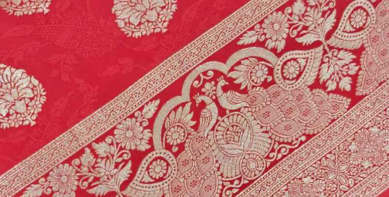 Red Tanchoi Saree with Big Booti Zari Work & Rich Pallu